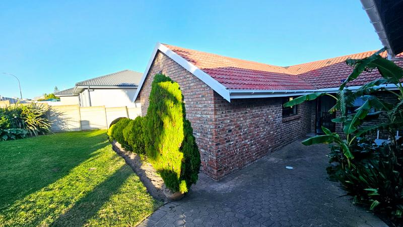 3 Bedroom Property for Sale in Dana Bay Western Cape
